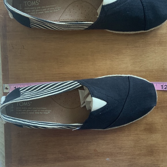 *Host pick* TOMS CLASSIC UNIVERSITY CANVAS BLACK CREAM SLIP ON/ 9.5 / UNISEX - Picture 7 of 8